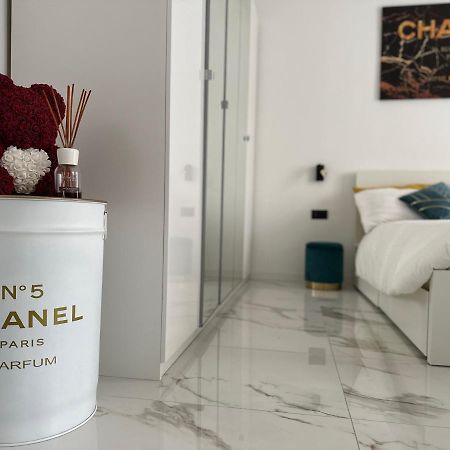 Maison Chanel Милан Экстерьер фото